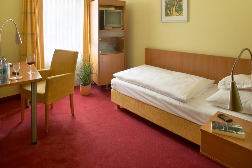 Hotel Mehl Neumarkt in der Oberpfalz Room photo